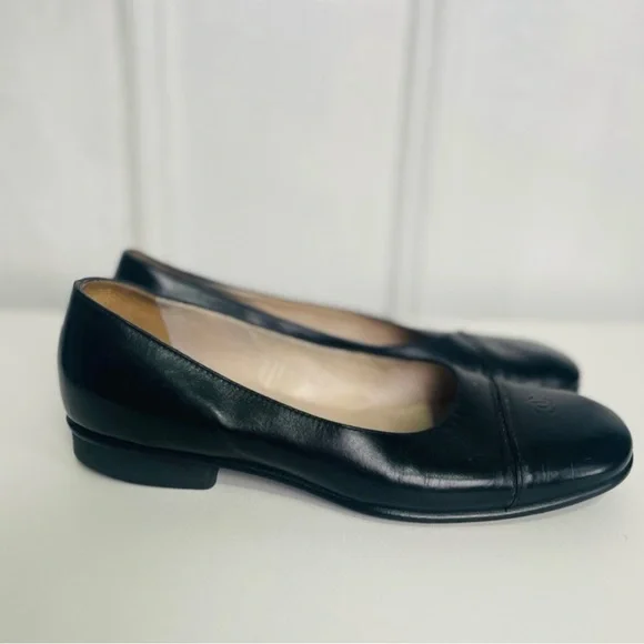 Authentic Chanel -Black Flats - Leather - Classic - Picture 13 of 13